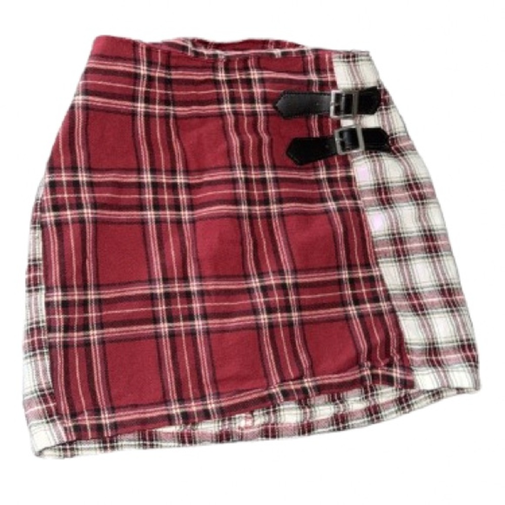 Art Class Plaid Red and White Skirt with Buckle Accents